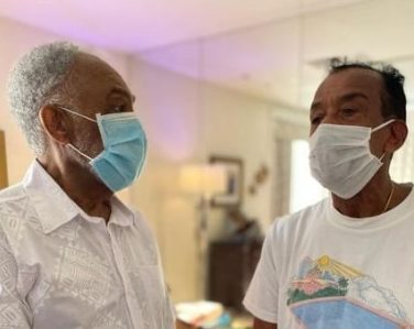 Grande encontro: Jorge Ben Jor faz rara aparição ao lado do amigo Gil