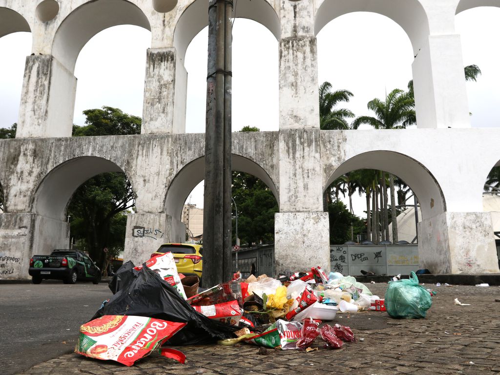 Greve dos garis do Rio entra no quarto dia
