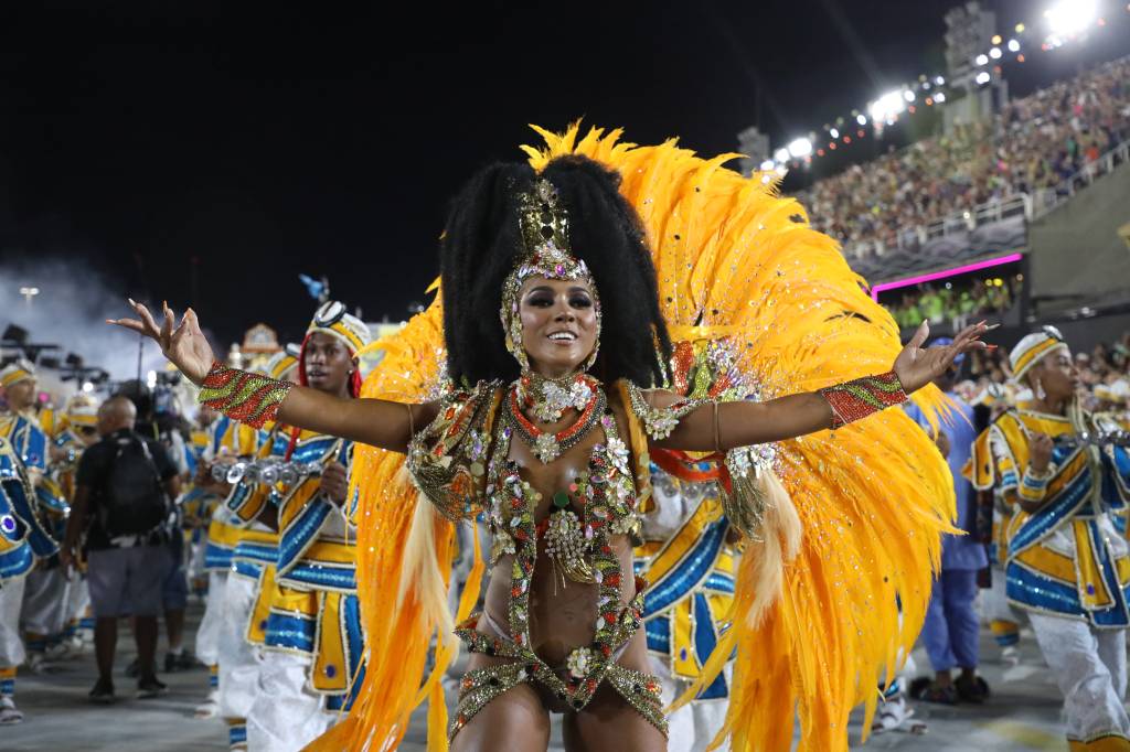 Mayara Lima: princesa com samba de rainha