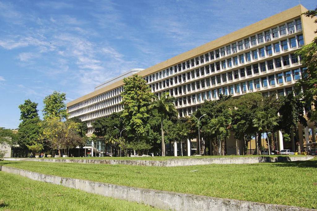 Cópia-de-agência-brasil.jpg UFRJ reaberta: 176 cursos de graduação de volta ao modelo presencial -
