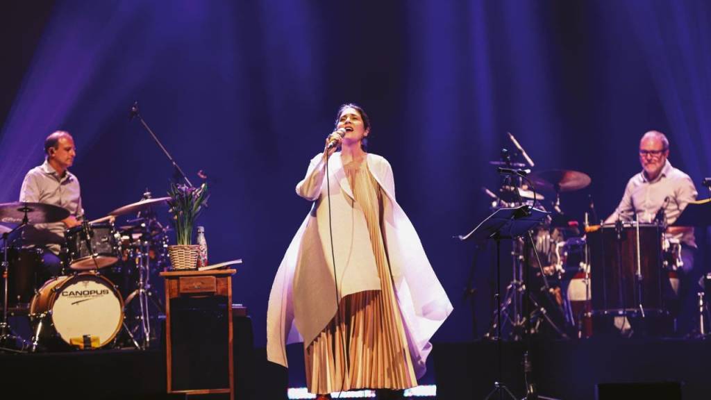 Mônica Salmaso crédito Aline Santos.jpg mônica-salmaso
