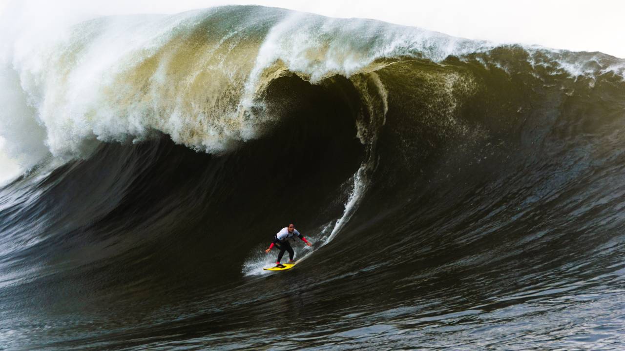 Laje da Besta: a onde gigante surfada por Michelle Des Bouillons