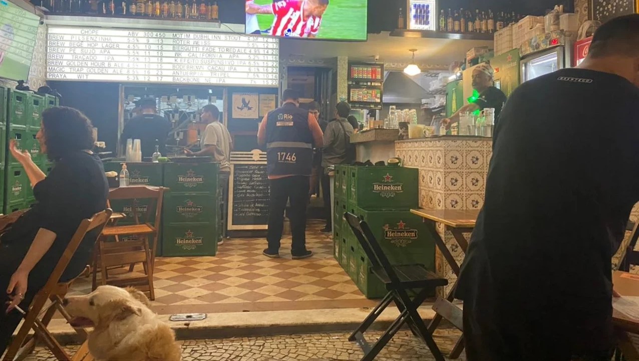 Operação: fiscais da Prefeitura percorreram diversos bares e restaurantes das regiões de Copacabana, Gávea e Leblon