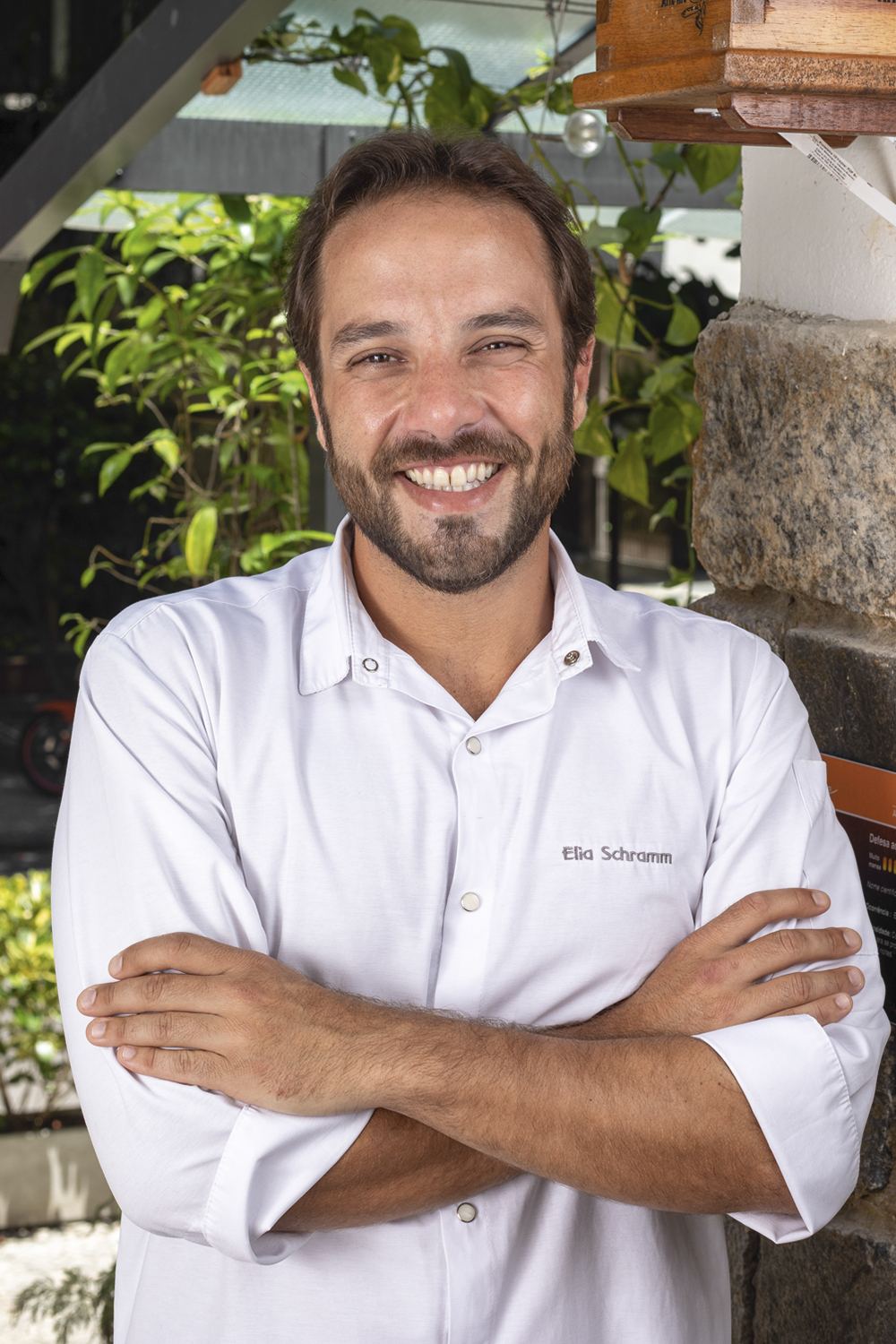 O sonho da colmeia própria: Elia Schramm instalou a sua na porta da Babbo Osteria -