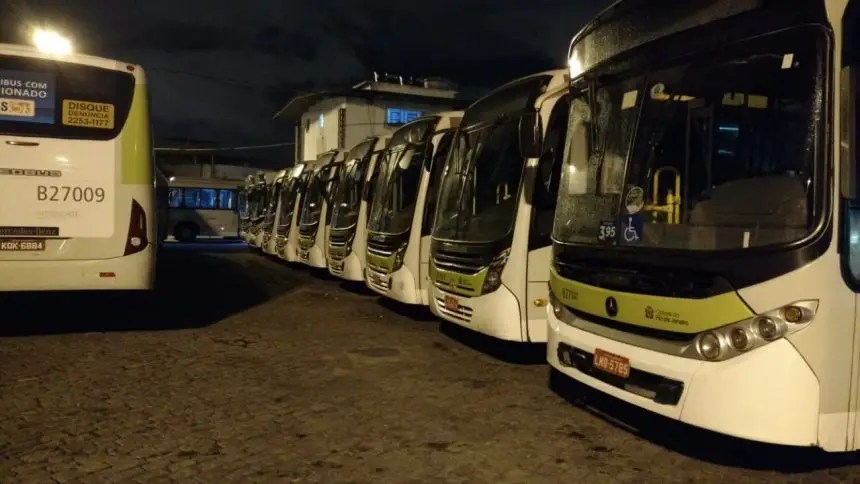 Em meio à paralisações, Prefeitura anuncia aumento na passagem de ônibus