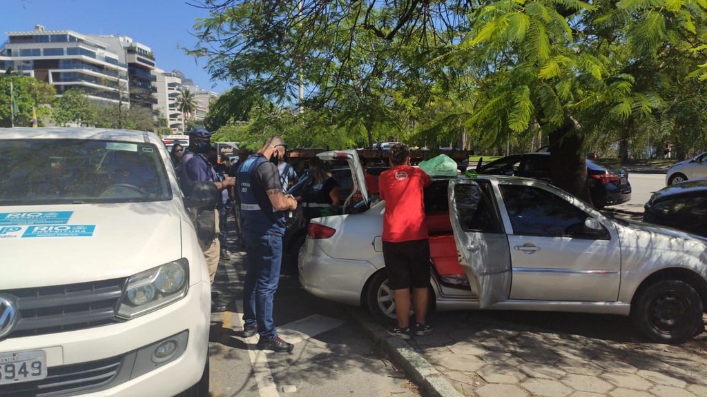 Guerra às quentinhas: autoridades querem coibir venda nas ruas da Zona Sul