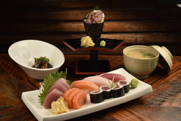 MiniMok: almoço executivo oferece opções de montagens com sushis e sashimis