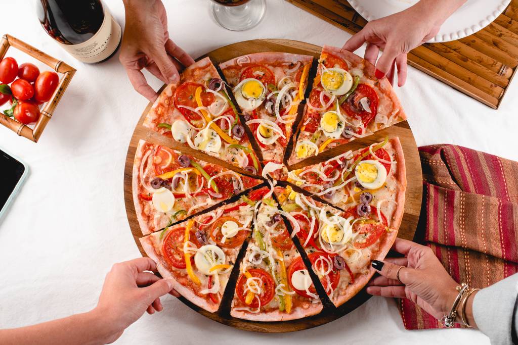 Pura: fina e crocante, a pizza light pode (e deve) ser comida com as mãos