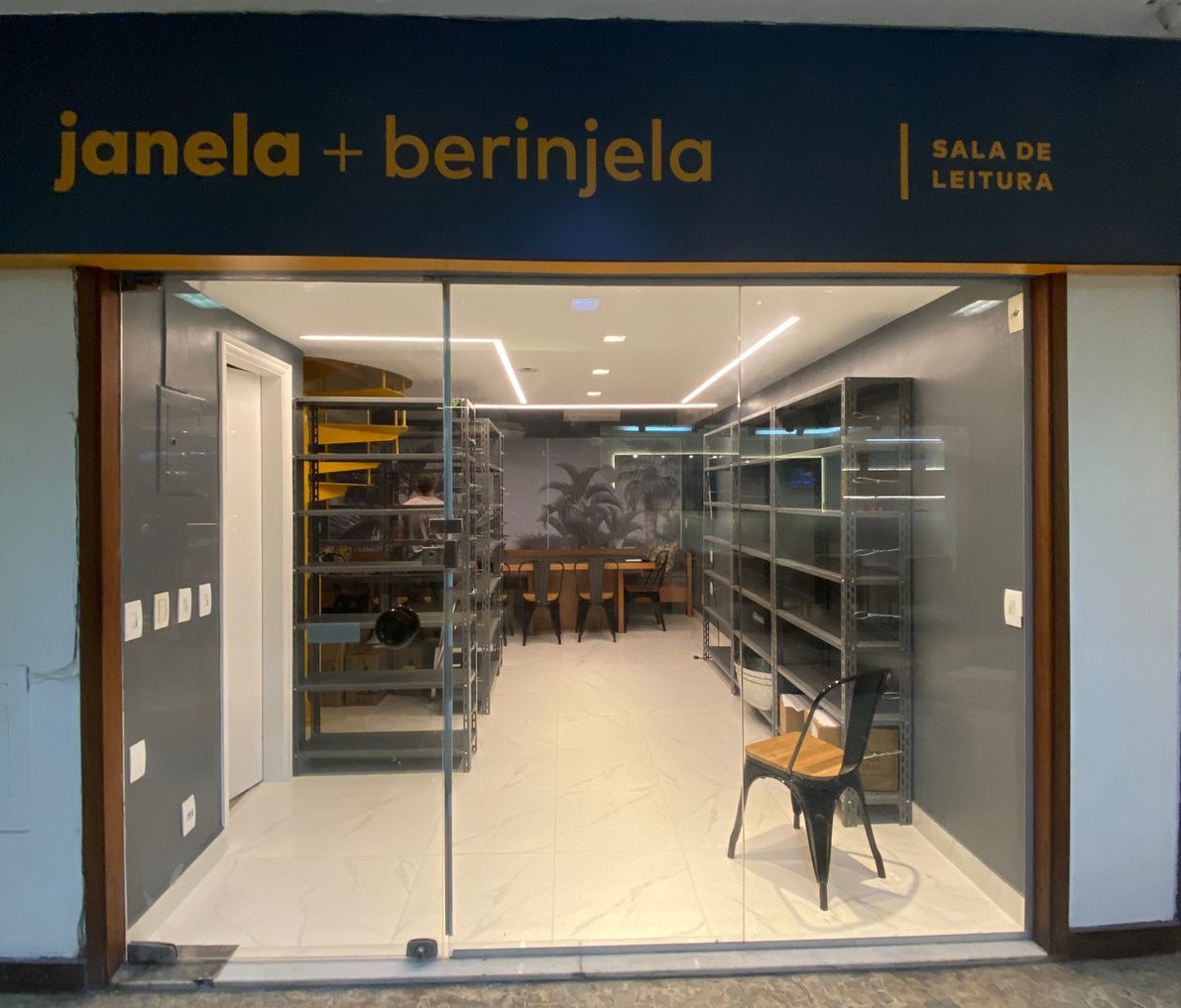 Janela + Berinjela: novo espaço com sala de leitura e mesa coletiva para cursos está quase pronto