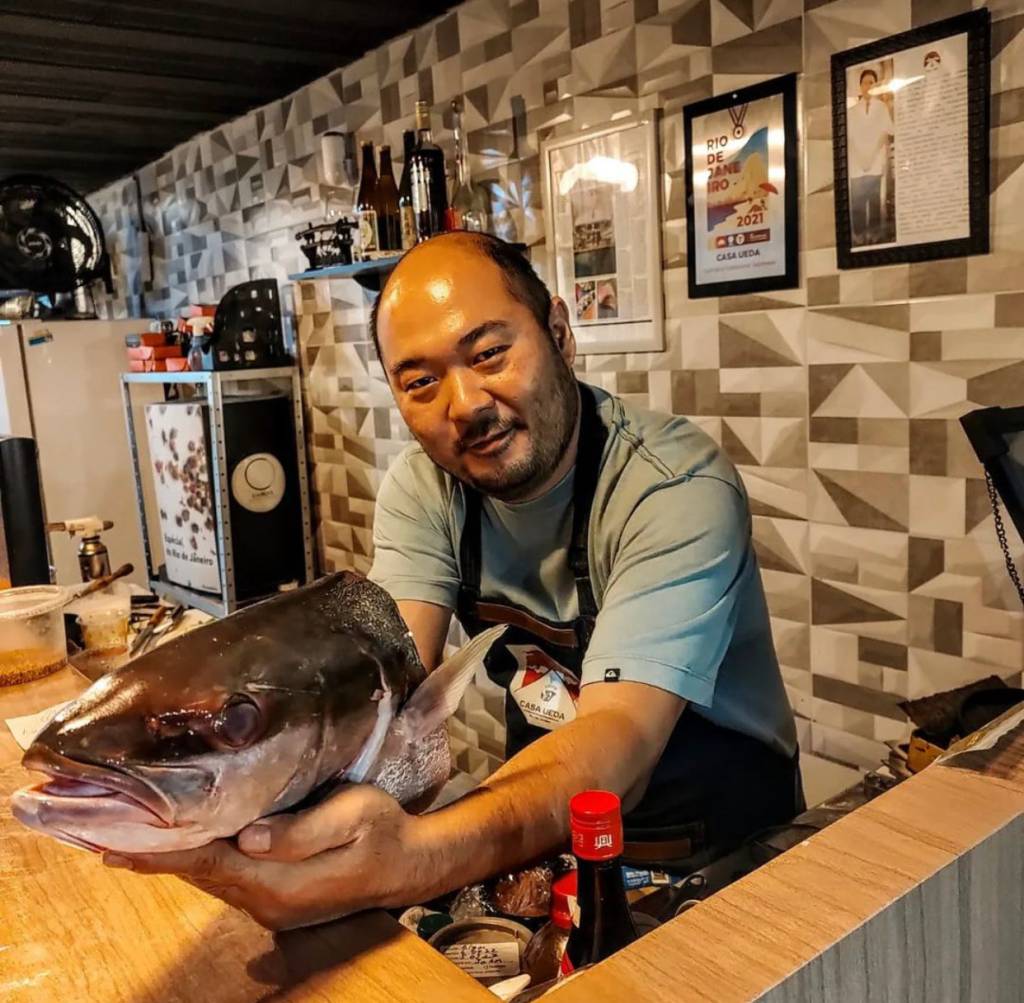 Eric Ueda: depois de sets anos trabalhando no Japão, o chef mostra suas habilidades com os peixes frescos