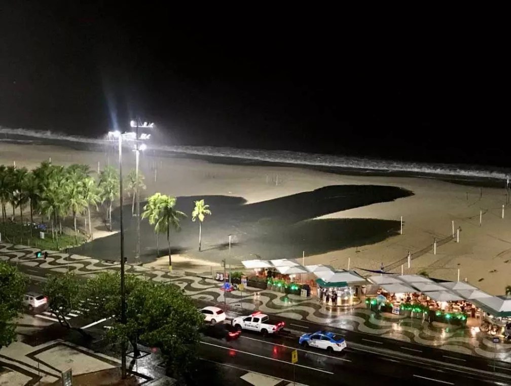 Mancha na Praia de Copacabana