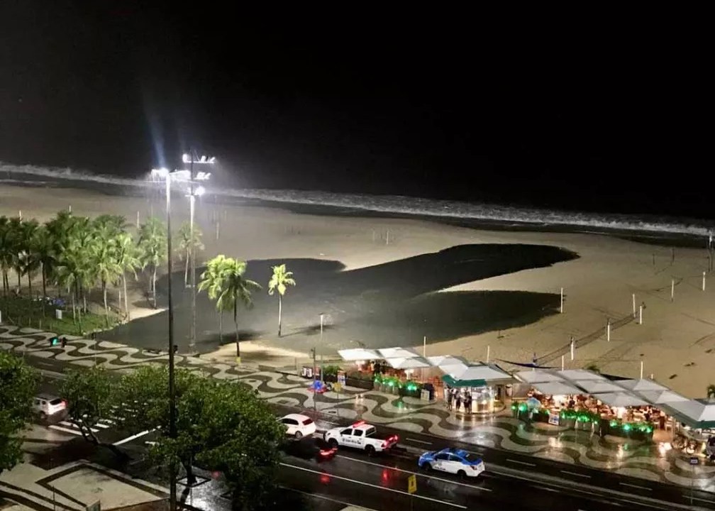 Mancha na Praia de Copacabana