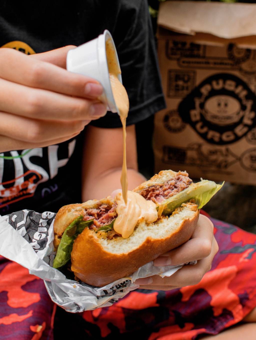 push burger Push: hambúrguer do chef Pedro Siqueira tem opção de maionese trufada