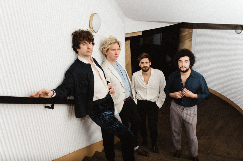 Os quatro integrantes da banda The Kooks: com o vocalista Luke Pritchard à esquerda.