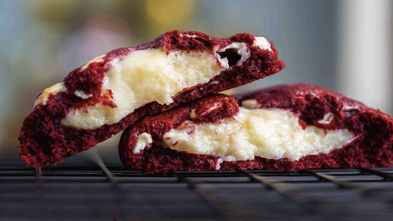 American-Cookies: o vermelho red velvet leva recheio feito com leite Ninho
