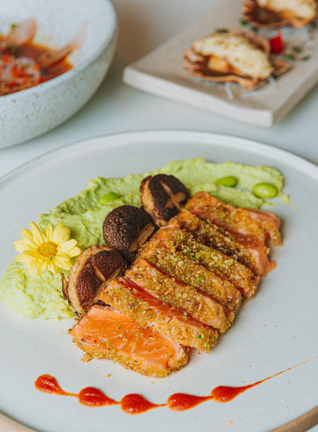 Gurumê: o salmão em crosta de ervilha é um dos pratos do menu especial da rede