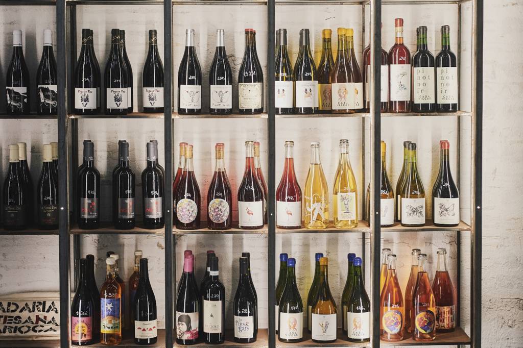 Vinhos naturais: oferta e consumo se multiplicam em bares e restaurantes