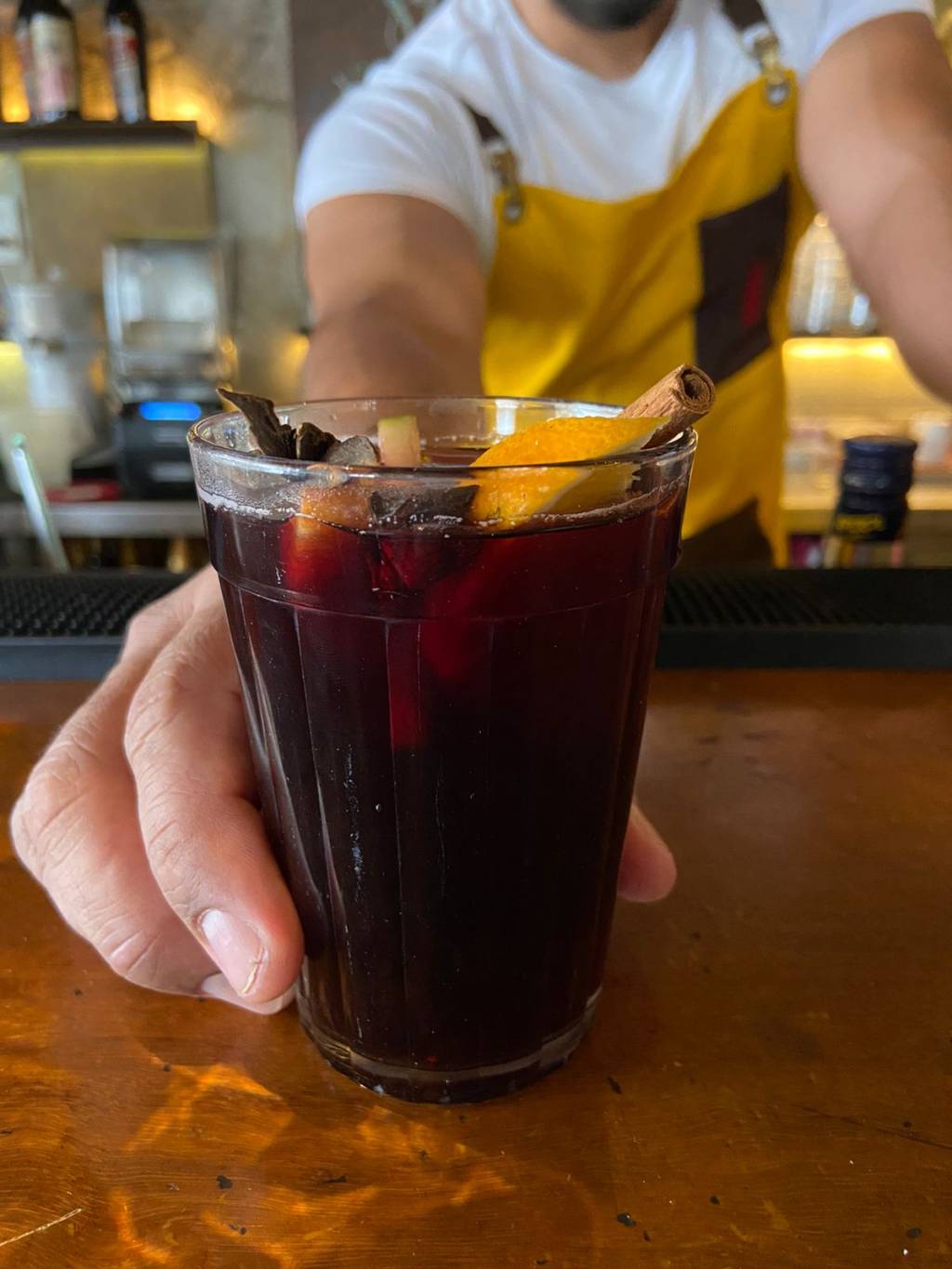 Calientão: vinho quente com especiarias e frutas é a dica do Venga