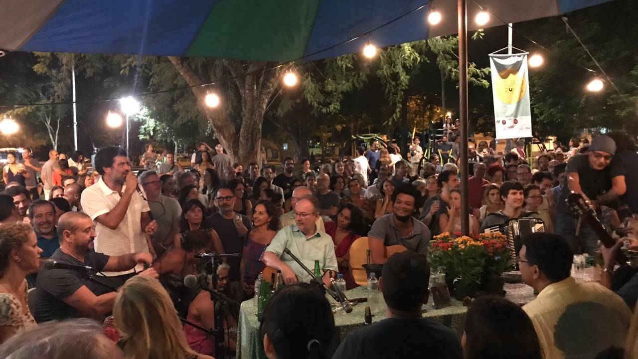 O Choro da Gávea, depois de dois anos parado, retorna ocupando a Praça Santos Dumont, amanhã, sábado dia 4 de junho.