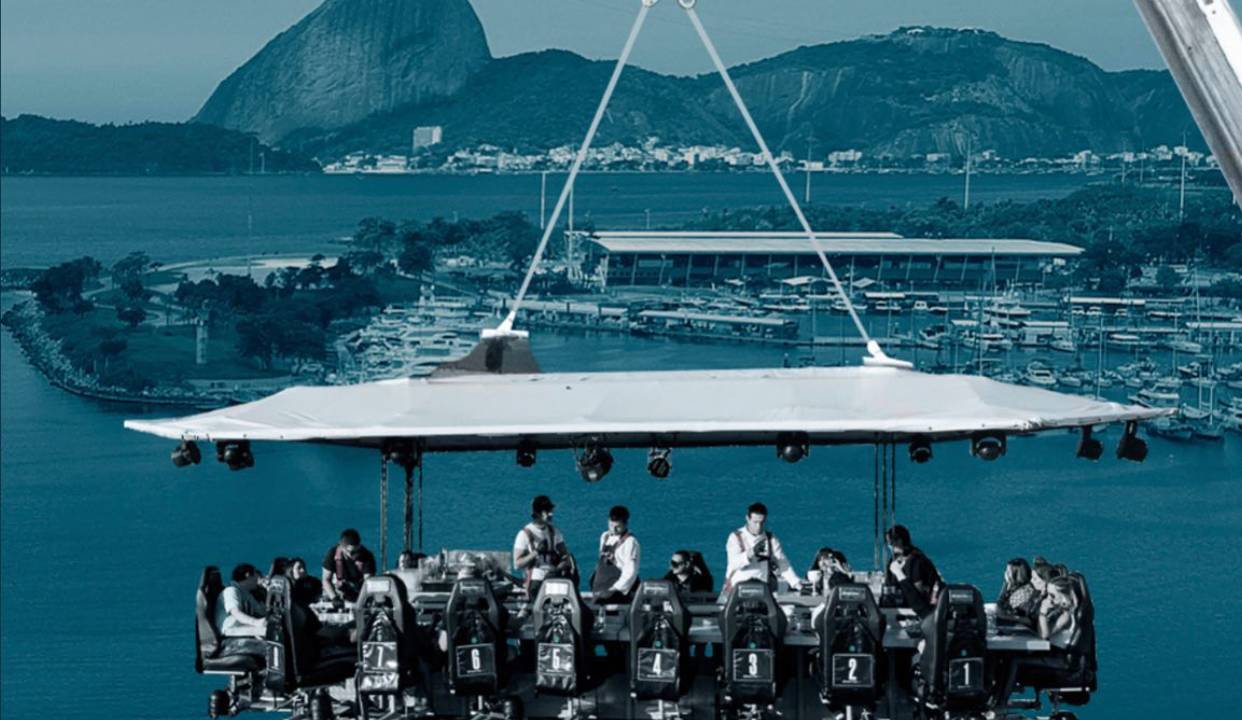 No céu: a mesa para 22 pessoas será suspensa com um chef sobre a Baía de Guanabara