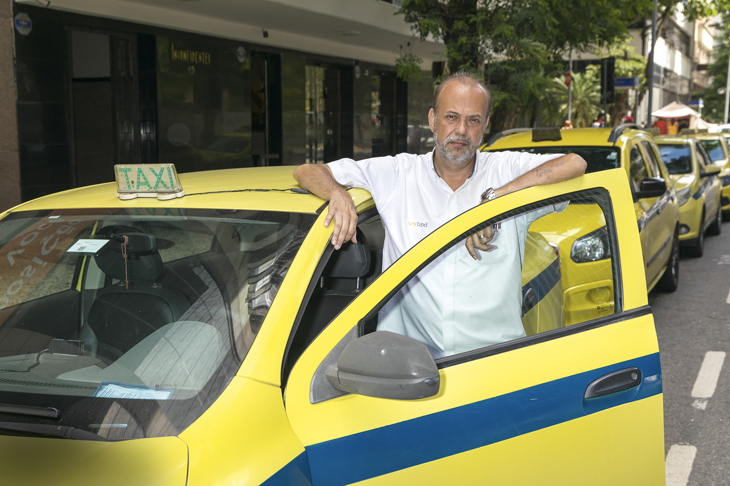Primeira viagem: Alexandre Rezende tem recebido clientes que nunca andaram de táxi -