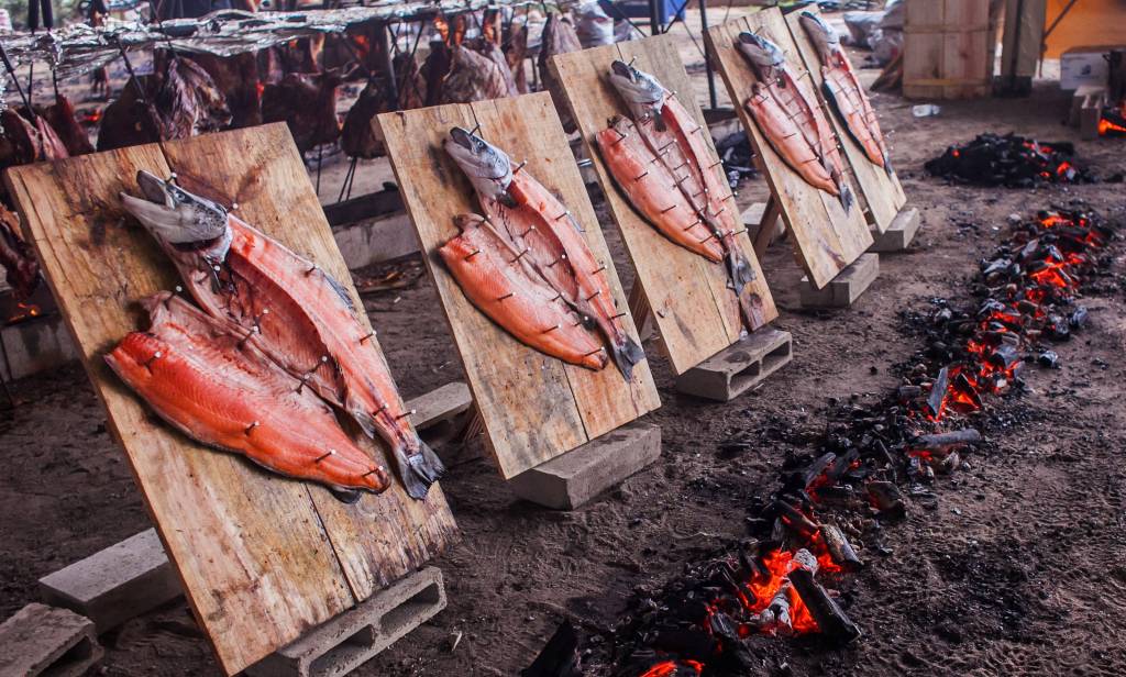 BBQ Festival: o salmão pranchado é uma das atrações do evento com preço único para comer à vontade