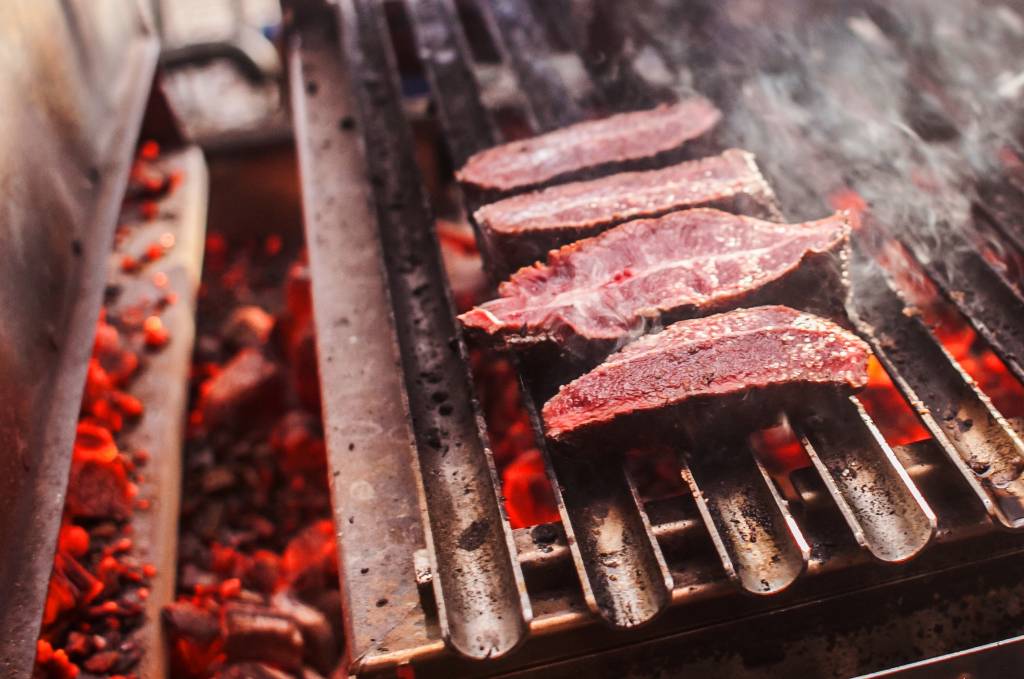 Brasa: os mais variados cortes de carne estarão nas estações pilotadas por especialistas