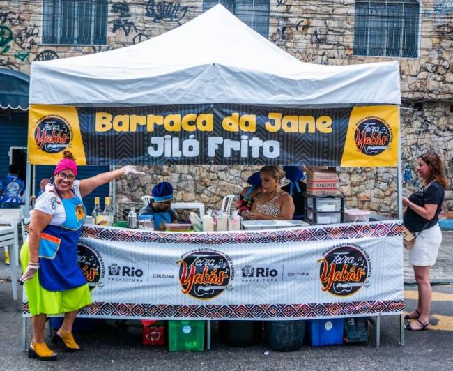 Foto da barraca de Jiló frito da Jane na Feira das Yabás em Oswaldo Cruz