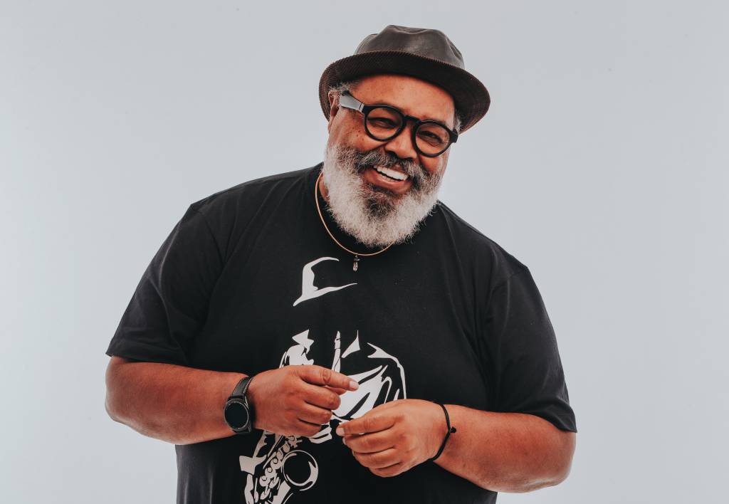 Jorge Aragão: autor do samba Coisa de Pele faz show popular no Centro