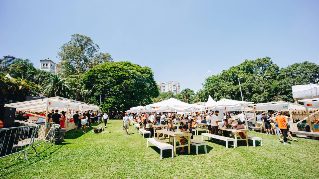 Foto mostra barracas de festival