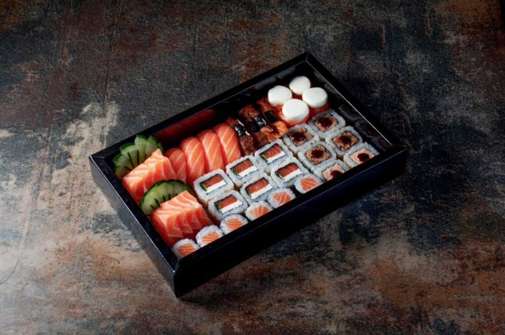 Let's Sushi: comida japonesa está representada em combinados e tamakis