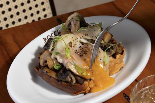 Bocca del Capo: cogumelos com ovo e toucinho no brioche
