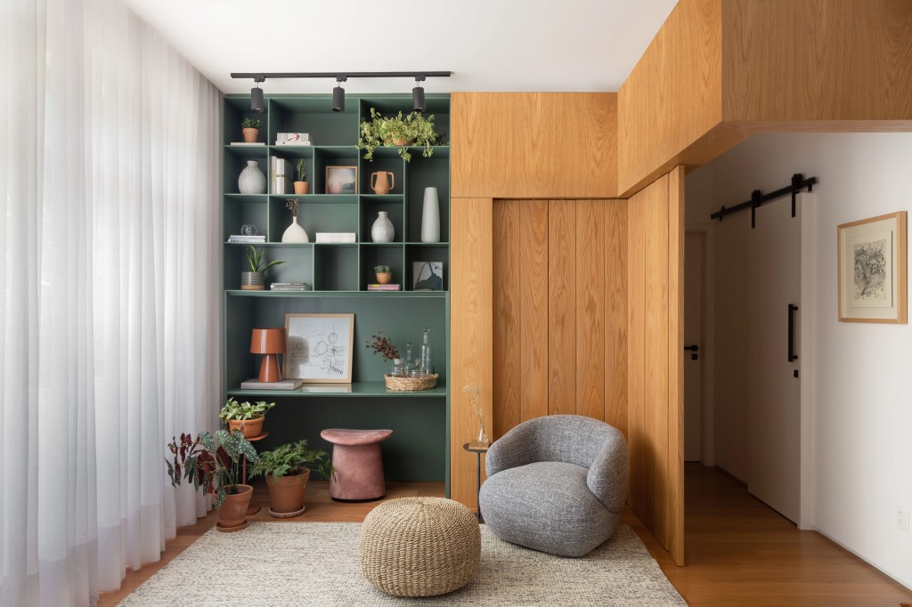 Apartamento-com-100m2-no-Jardim-Botanico-assinado-pela-arquieta-NATALIA-LEMOS-_-foto-3 Apartamento de 115 m² é reformado para privilegiar o receber.