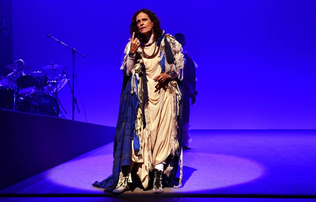 É de graça: musical estrelado por Zélia Duncan estreia na Cidade das Artes