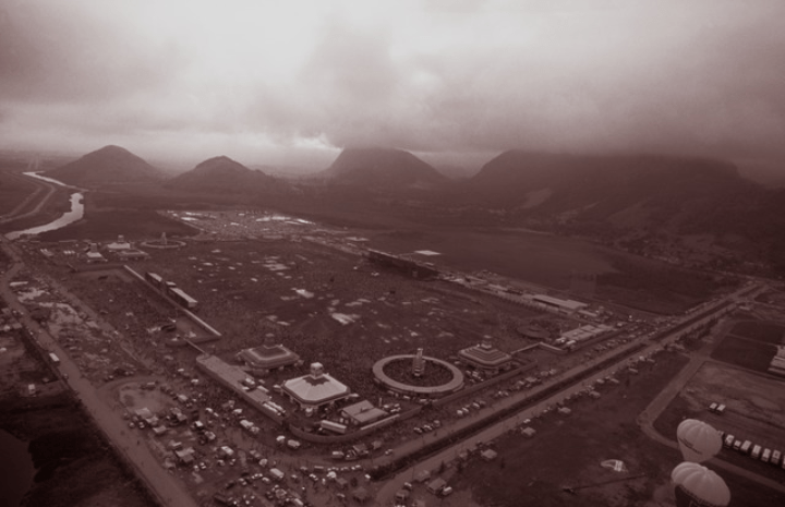 Foto aérea da Cidade do Rock original, na Ilha Pura, em Jacarepaguá -