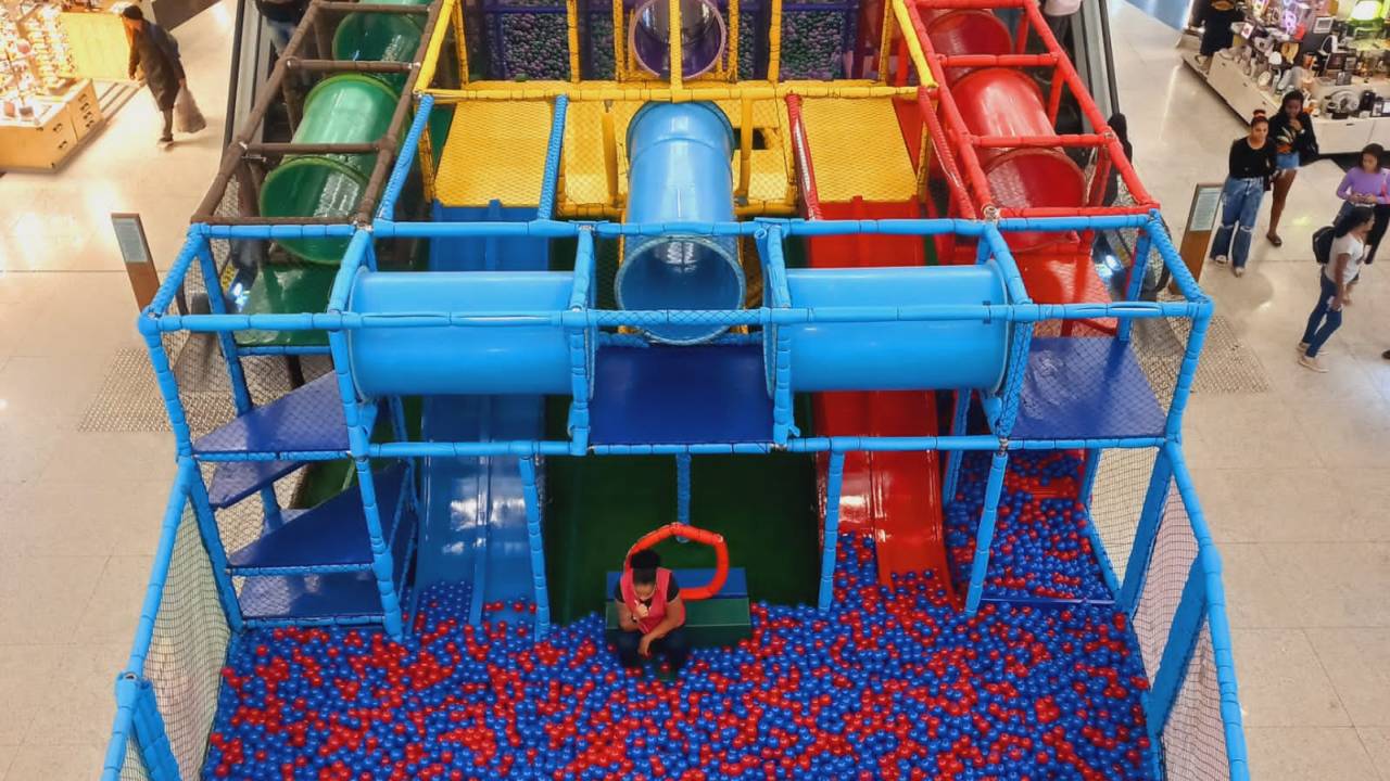 Foto mostra brinquedo com várias cores