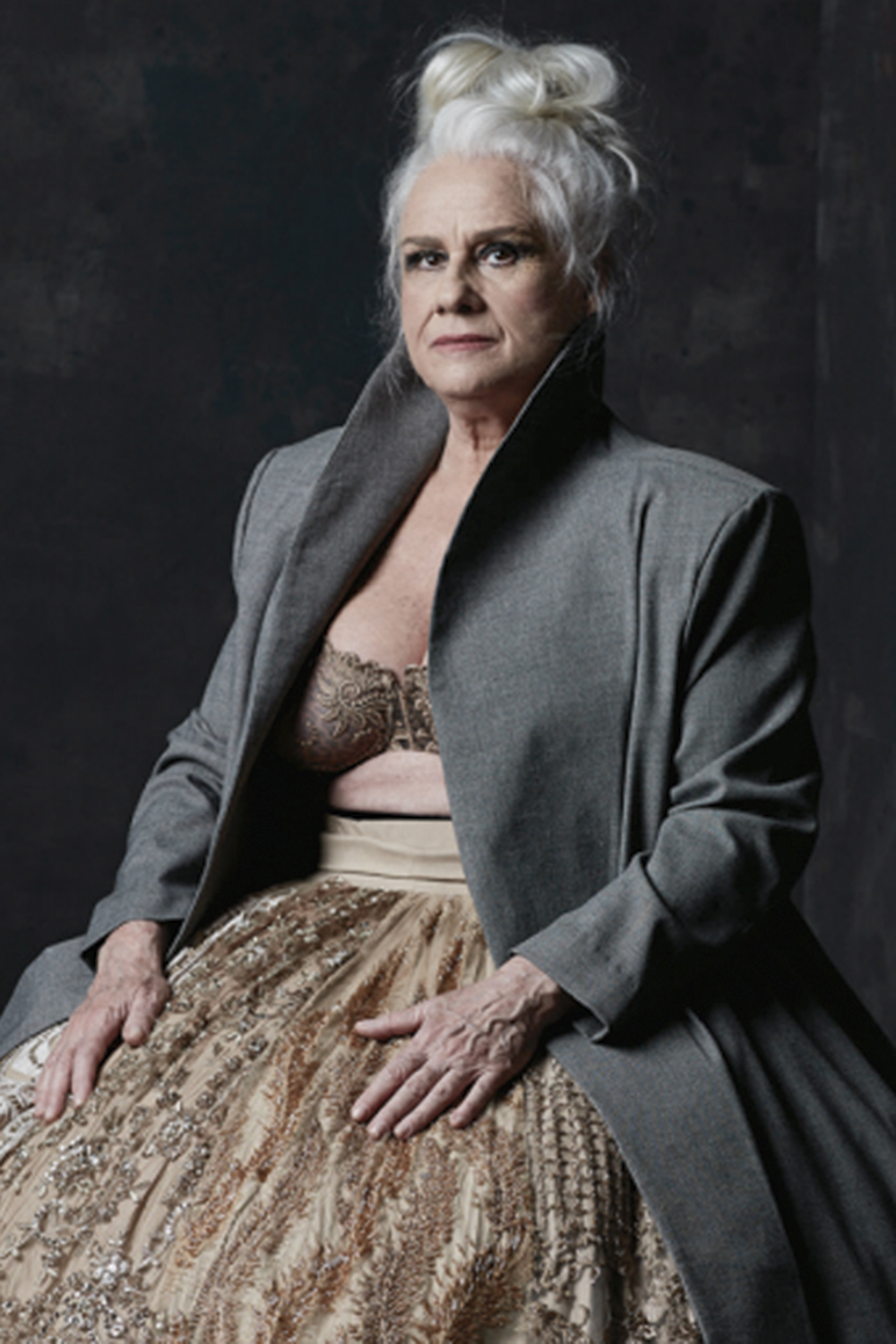 Vera-Holtz-by-Ale-Catan.png Sozinhos no palco: novos monólogos chegam aos teatros da cidade