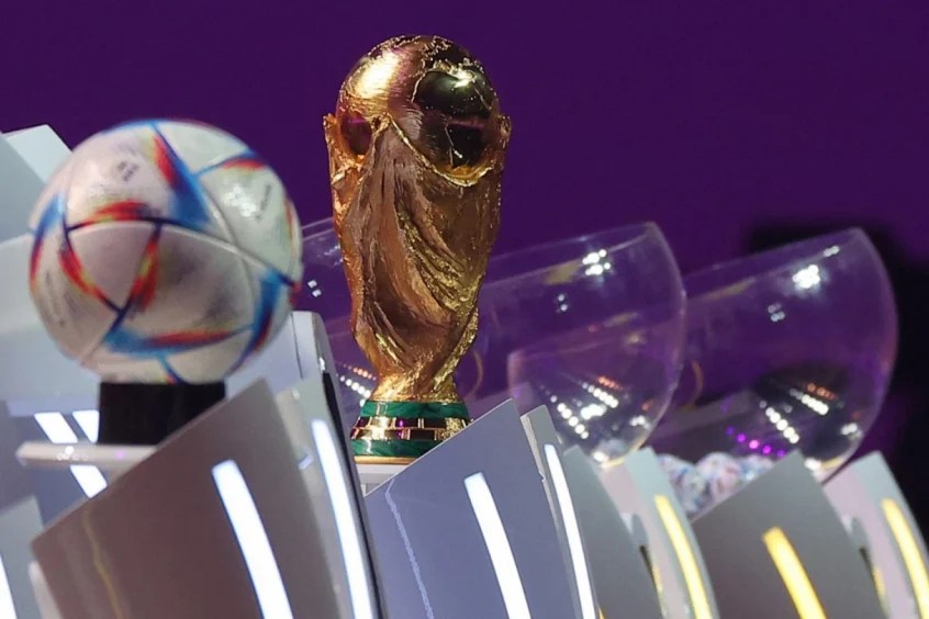 Taça da Copa: objeto mais cobiçado entre países participantes chega ao Rio