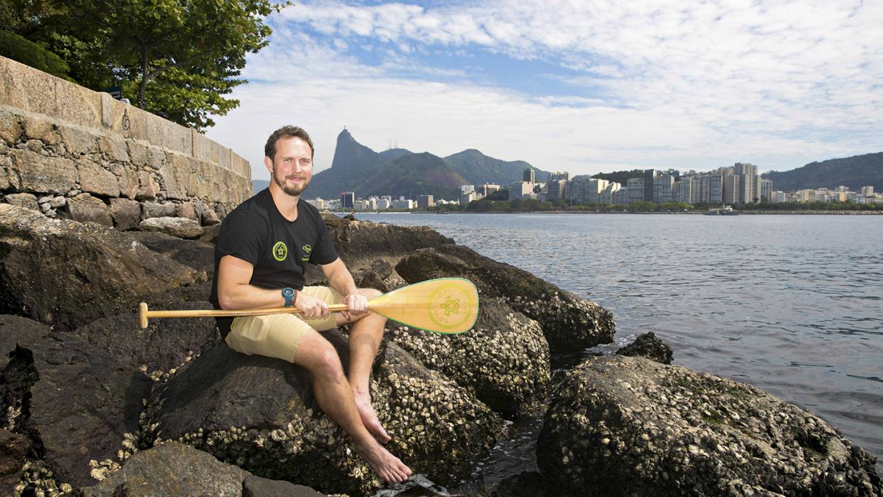 Atitude transformadora: fundou o TartarUrca, instituto que socorre animais castigados pela poluição da Baía de Guanabara -