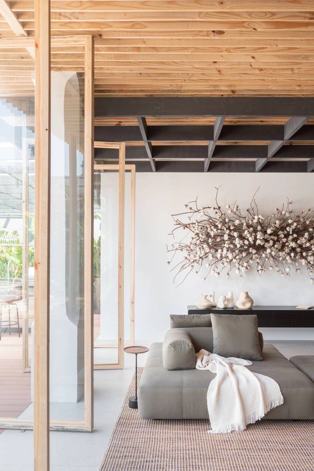 Arte floral compõe simbologias e espaços instagramáveis na CASACOR SC 2022