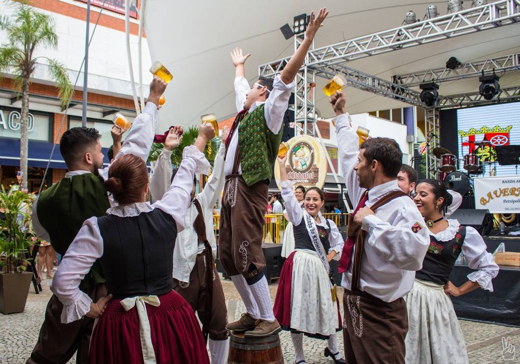 Oktoberfest: praça central do Downtown terá música típica, além de rock