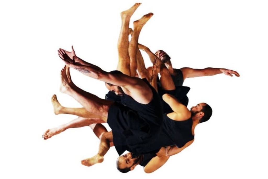 Bailarino premiado traz oficina de dança acrobática ao Rio