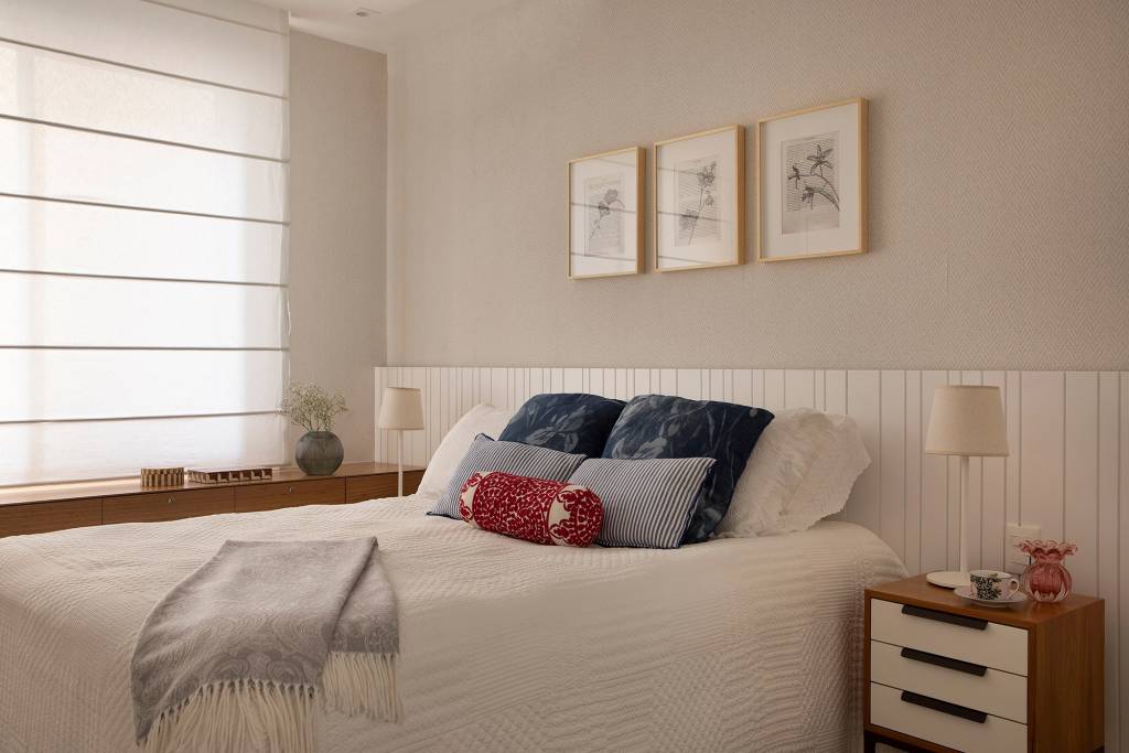 estante-multifuncional-une-bar-aparador-e-mesa-neste-ape-de-160-m²-14 Estante multifuncional une bar, aparador e mesa neste apê de 160 m² Leia mais em: https://casacor.abril.com.br/decoracao/estante-multifuncional-bar-aparador-mesa-ape-160-m2/