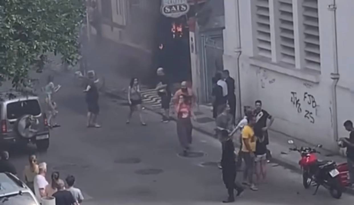 Sat's: curto na caixa de luz ao lado do portão causou as chamas em Botafogo