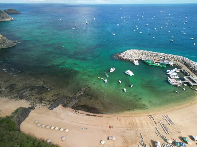 7 dias em Noronha: snorkel na Praia do Porto para ver tartarugas e raias