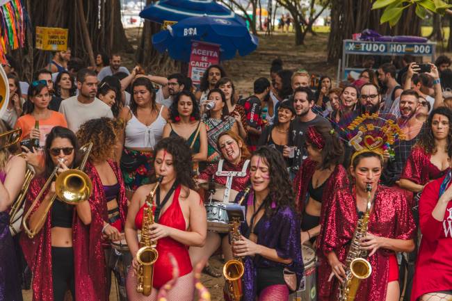 As fanfarras são responsáveis por uma forma democrática e mais livre de ocupação musical das ruas da cidade.