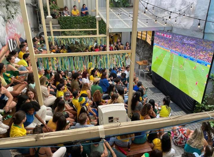 Veja onde assistir os jogos do Brasil na Copa em Paranaguá com festa,  música e chopp gelado