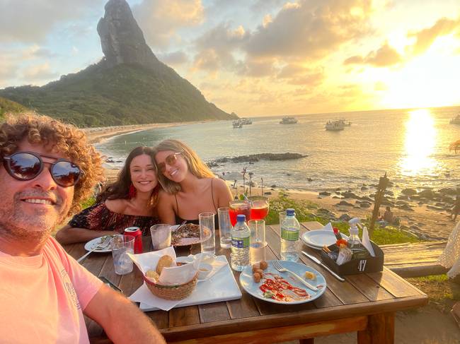 Onde ver o pôr-do-sol en Noronha: o Bar do Meio