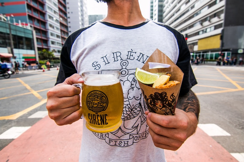 Sirène: loja de fish and chips abre distribuindo cartões que valem chopes