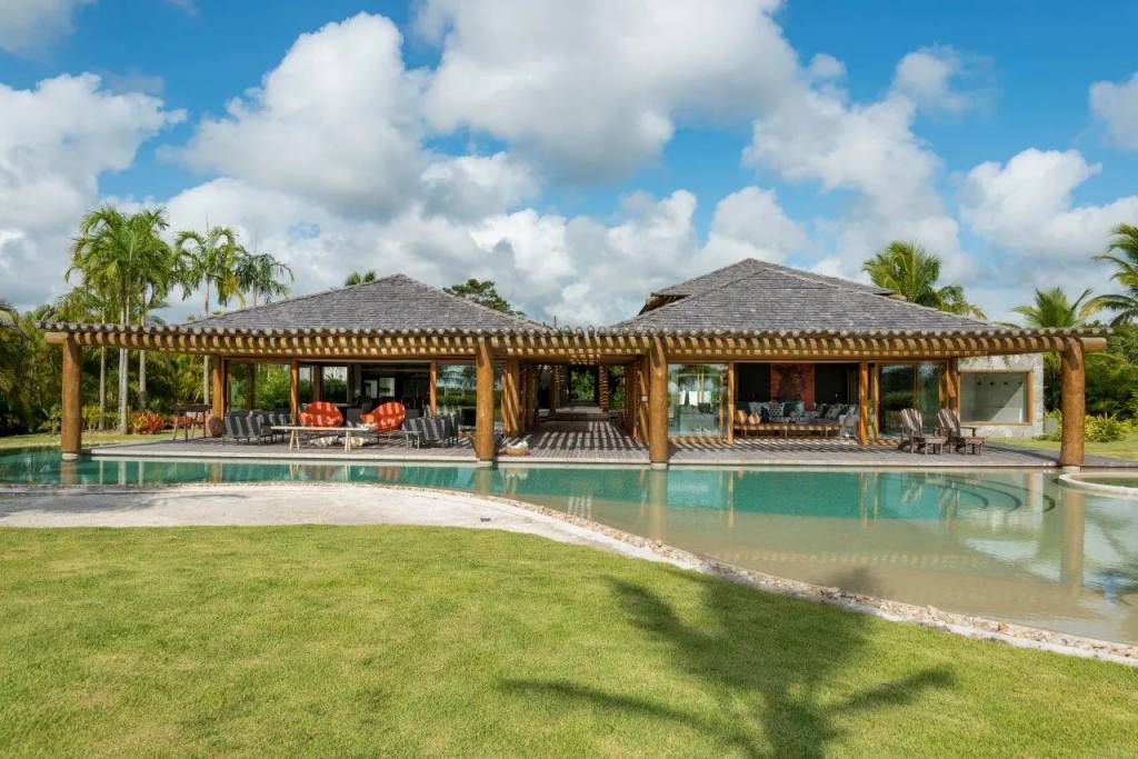 Casa-David-Bastos-Trancoso-13 6 casas de praia dos sonhos para aproveitar o verão no Brasil